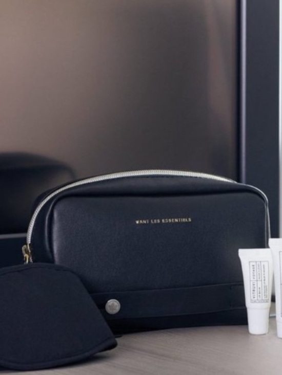 WANT Les Essentiels Accessories - WANT Les Essentials x Air Canada Collab Dopp Kit (empty)